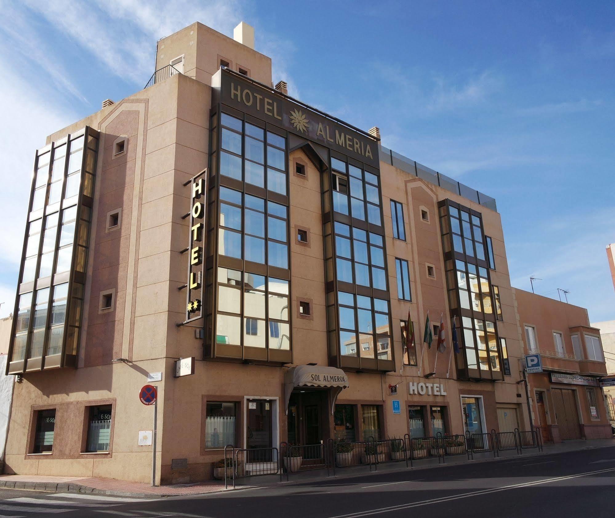 Hotel Sol Алмерия Екстериор снимка