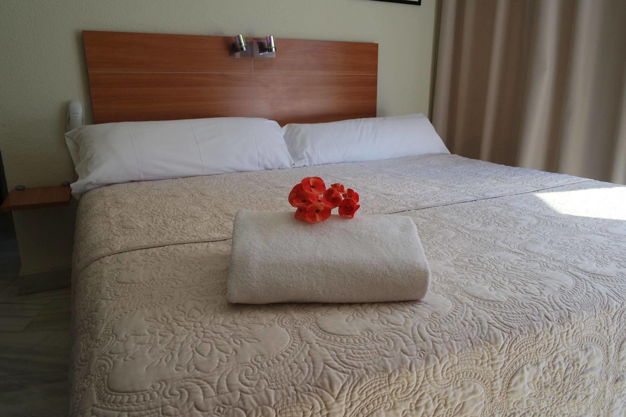 Hotel Sol Алмерия Екстериор снимка